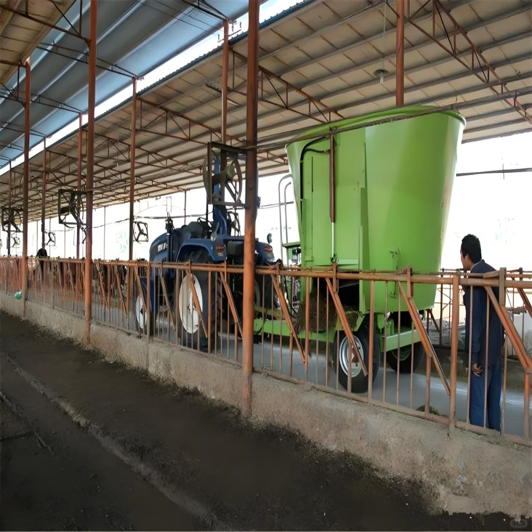 养牛人如何正确选择适合自己牛场的TMR？