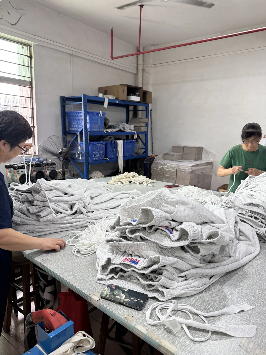 广州专做裤子服装厂，小批量生产50起做