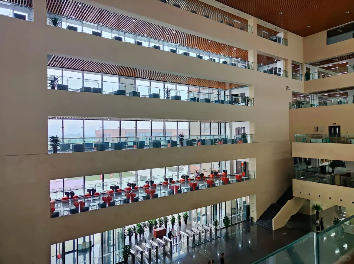 河北工程大学图书馆一角～
