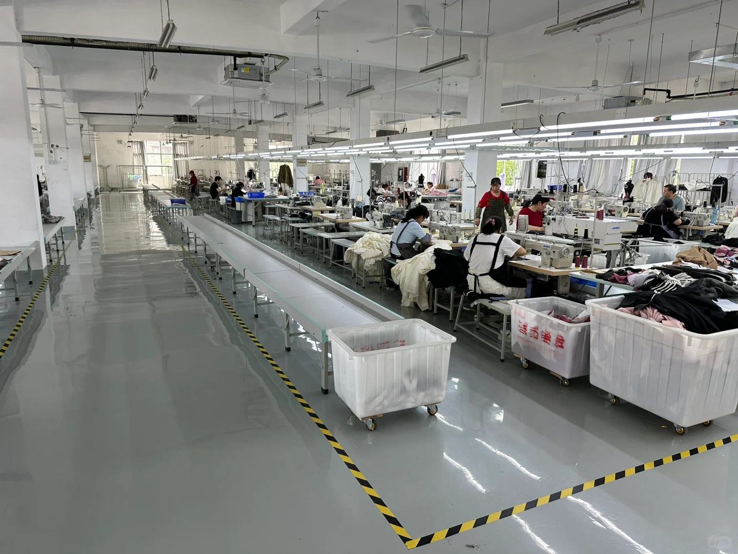 整齐又干净的快返女装高端工厂❤️❤️❤️???