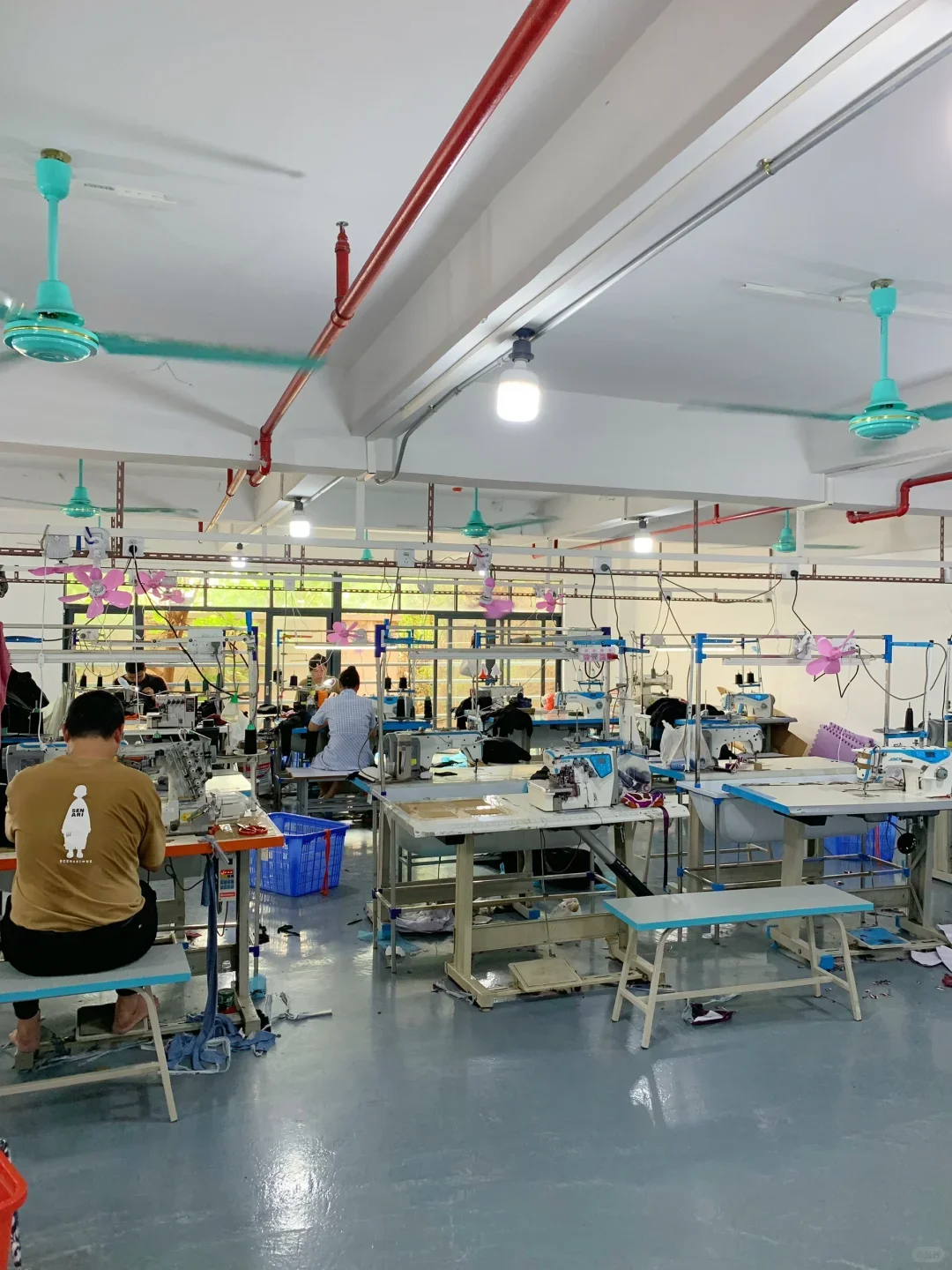 恭喜你找到一家小批量服装厂