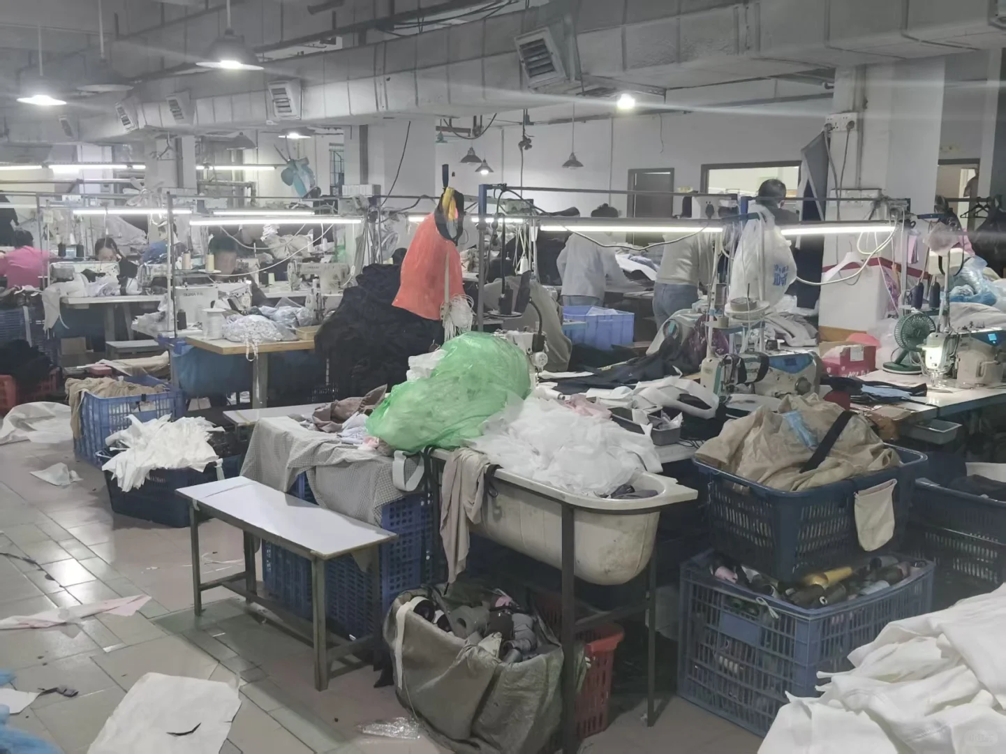 还在为找靠谱服装工厂头疼？进来看看吧！