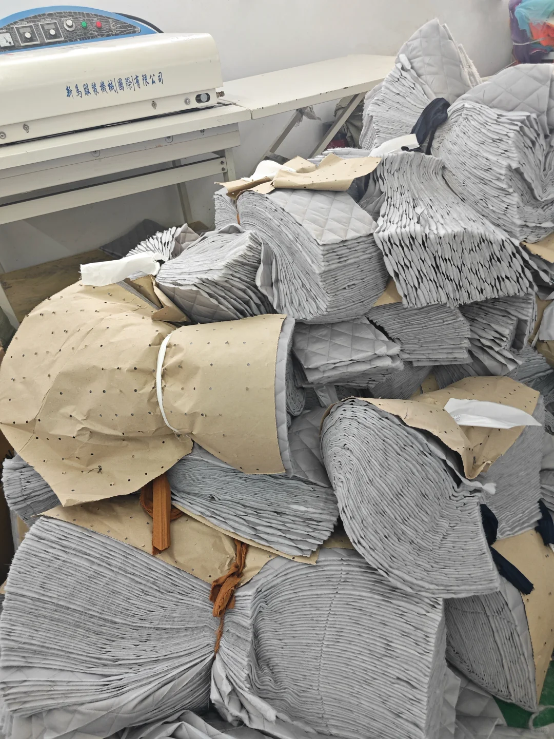 做棉服羽绒服我们是专业的【服装工厂】