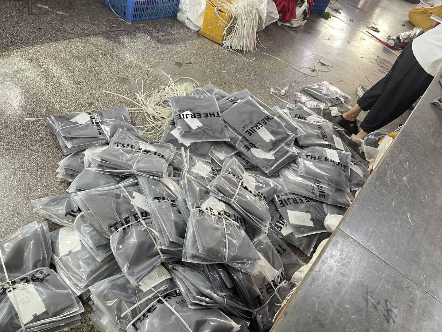 服装博主们想开发秋冬款怎么与服装厂合作？