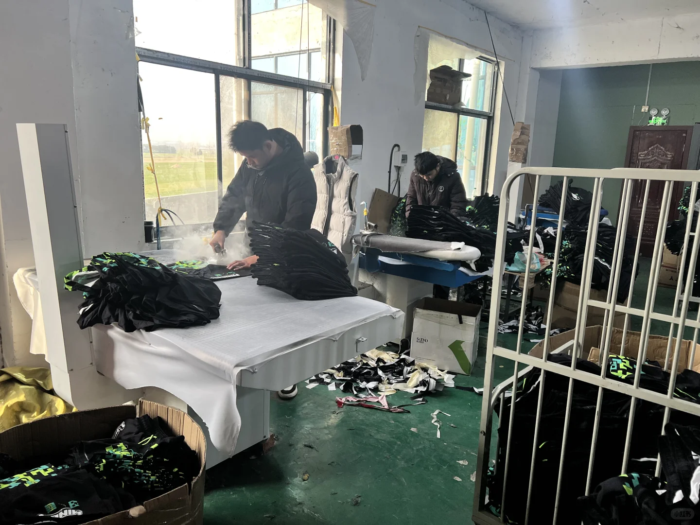 参观老婆家的服装厂,消费降级难道是蓝海