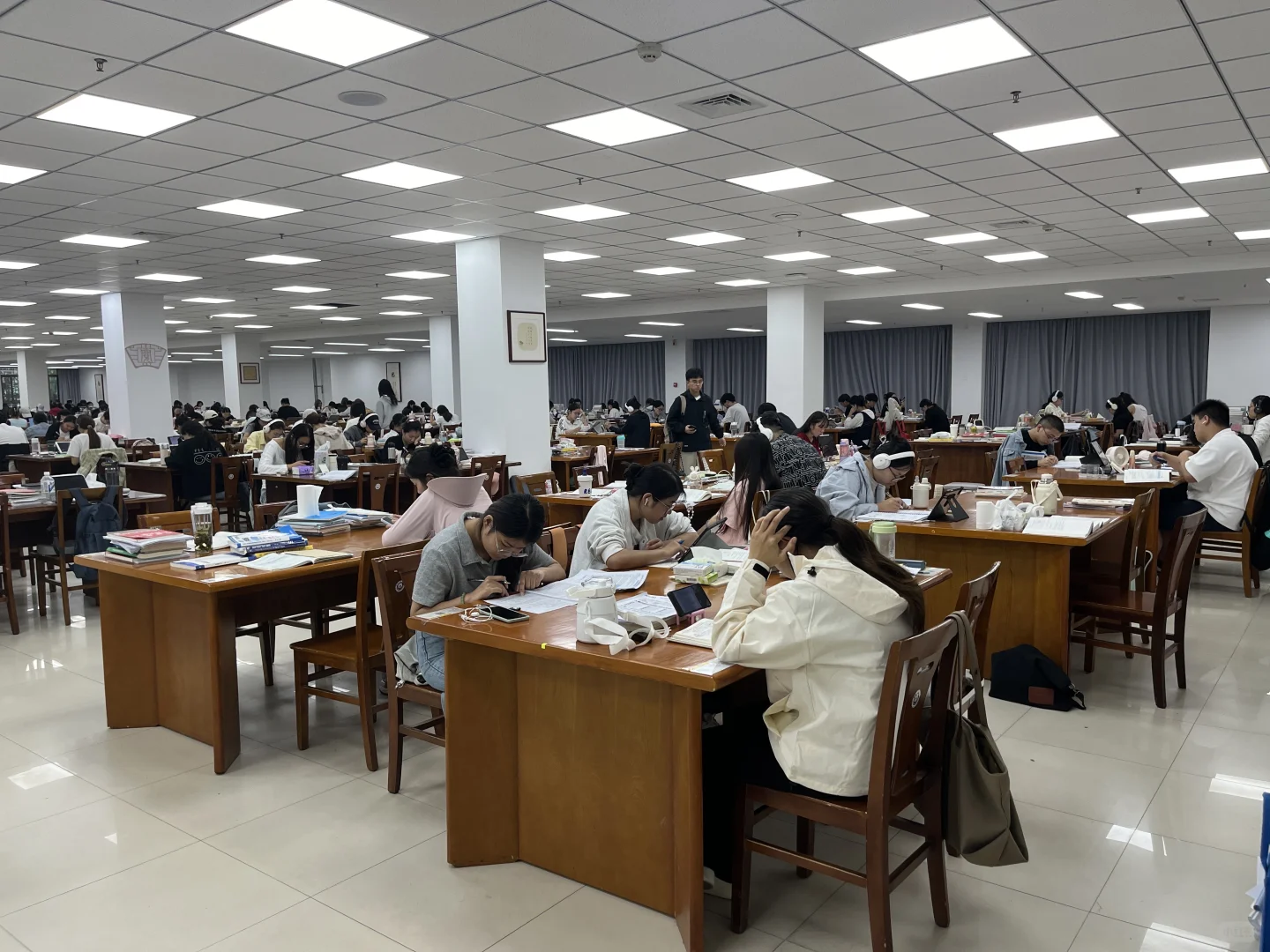 在这里真的好好学！图书馆自习室