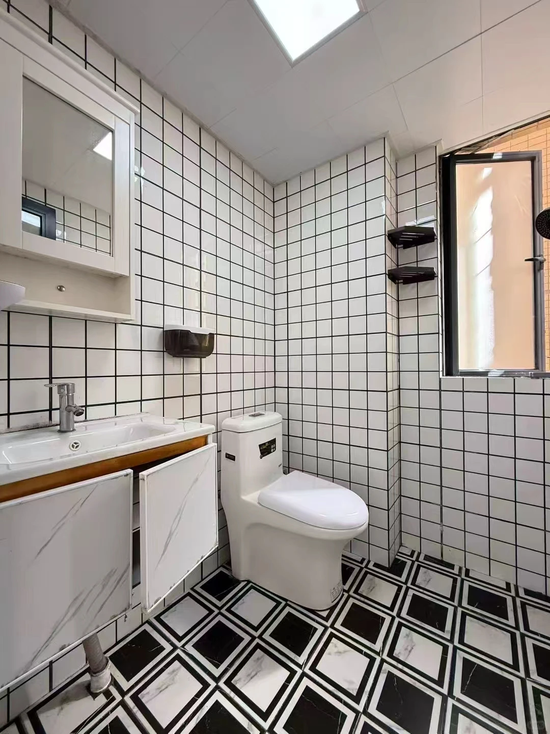 银湖半山精装两房超大阳台车位充足可看房