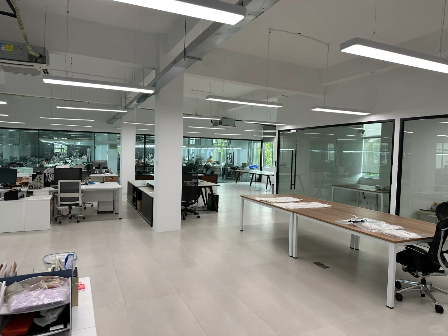 整齐又干净的快返女装高端工厂❤️❤️❤️???