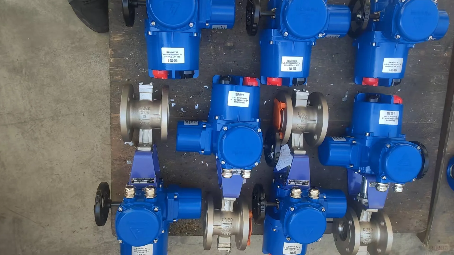 部分回转电动执行器到底选精小型还是q型？