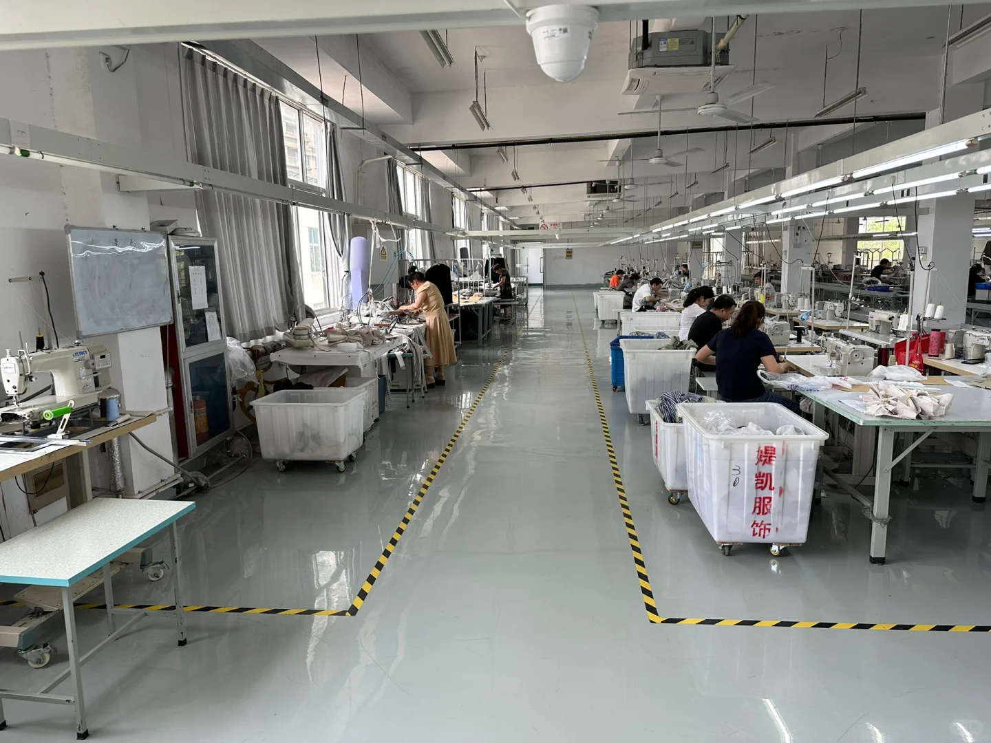 整齐又干净的快返女装高端工厂❤️❤️❤️???