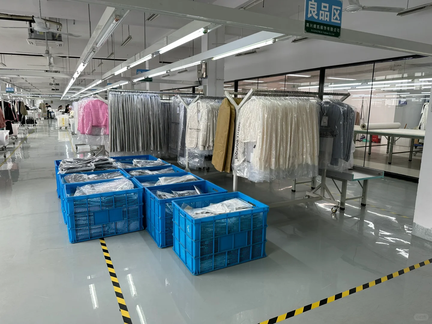 整齐又干净的快返女装高端工厂❤️❤️❤️???