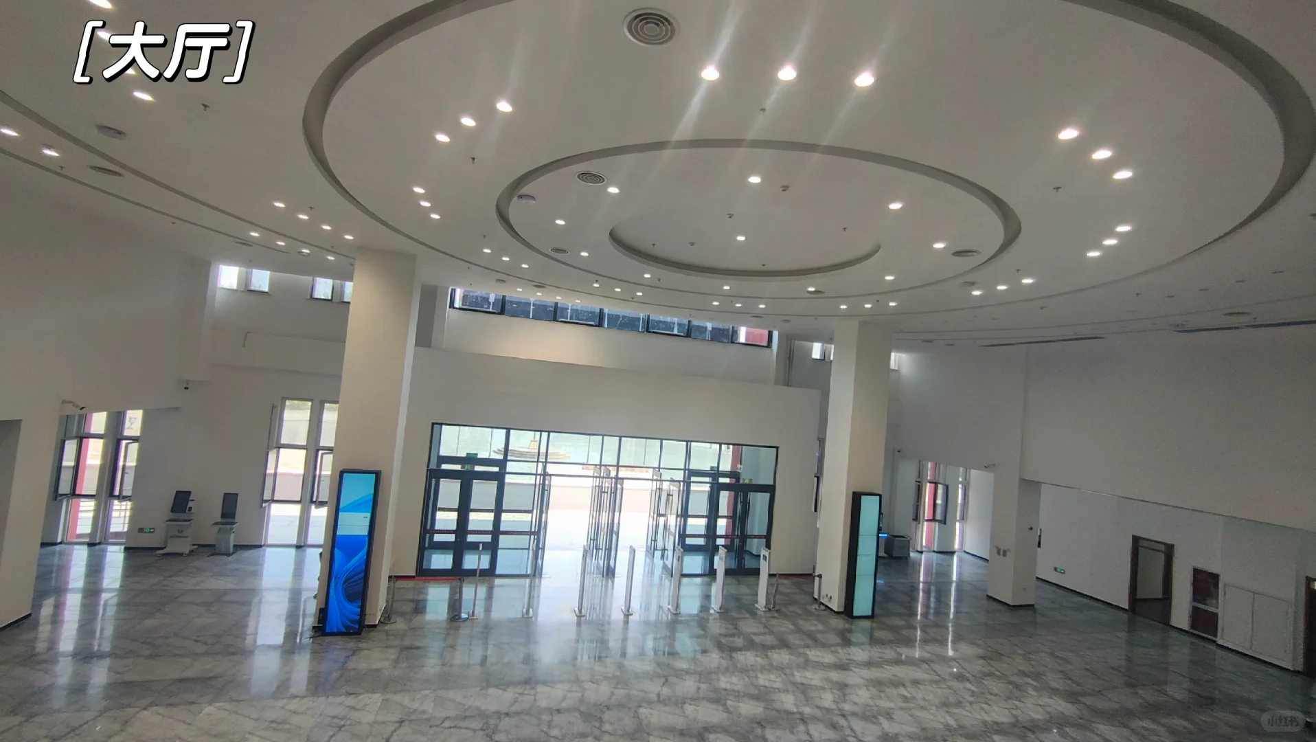 打卡河北东方学院图书馆