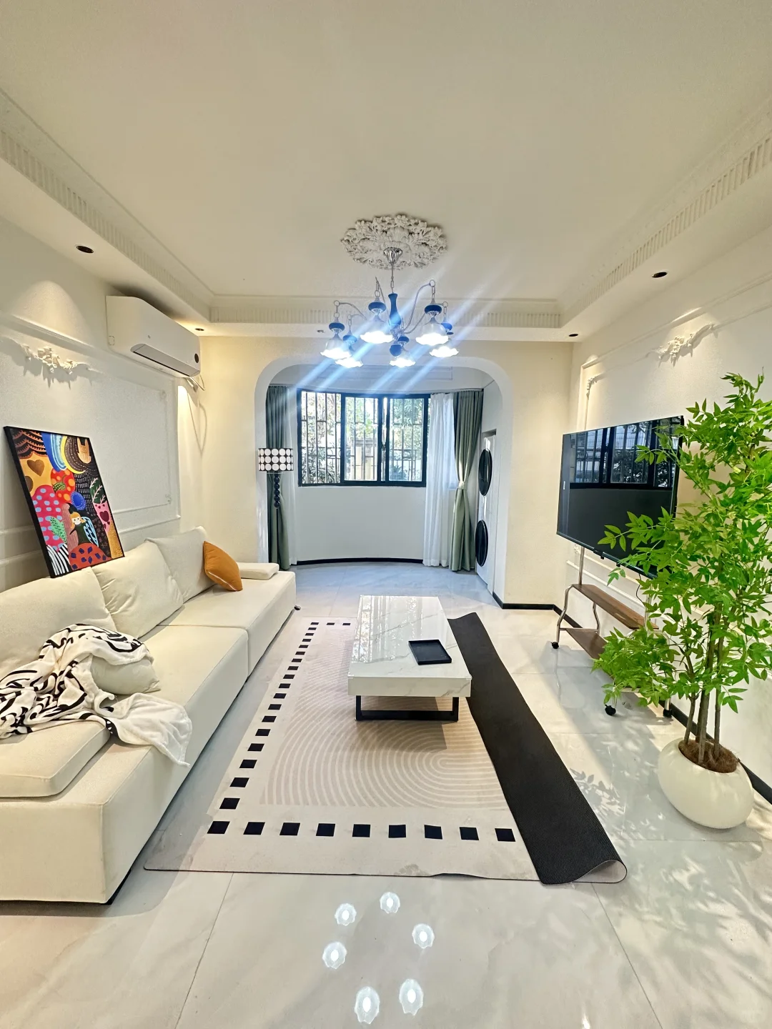 ? 小区环境好 精装一房一厅 采光好?