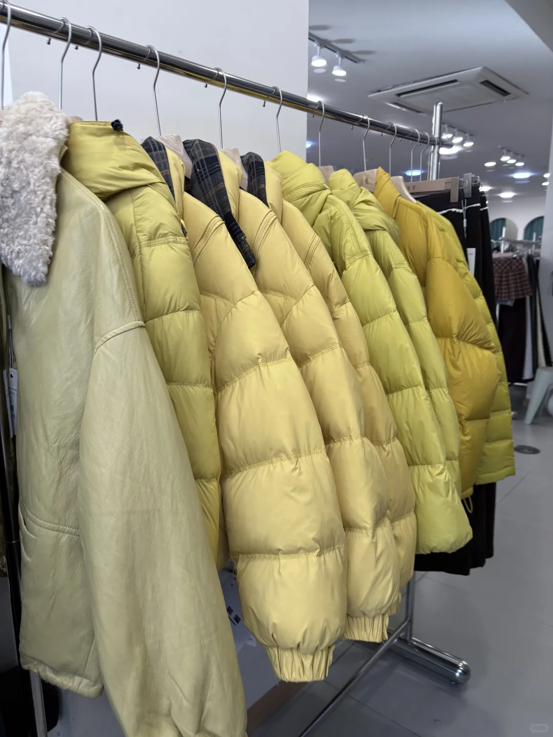 金华世贸柚麦｜女装工厂店！ 今年新款速度