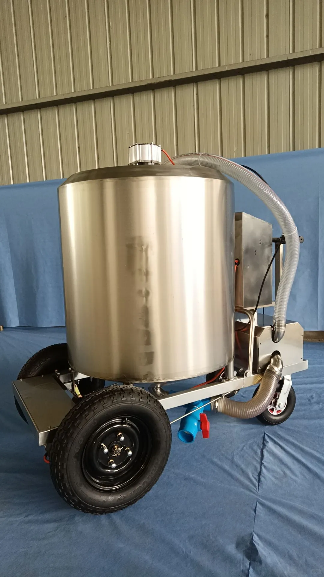 养殖粥料车：提升养殖效益的必备设备