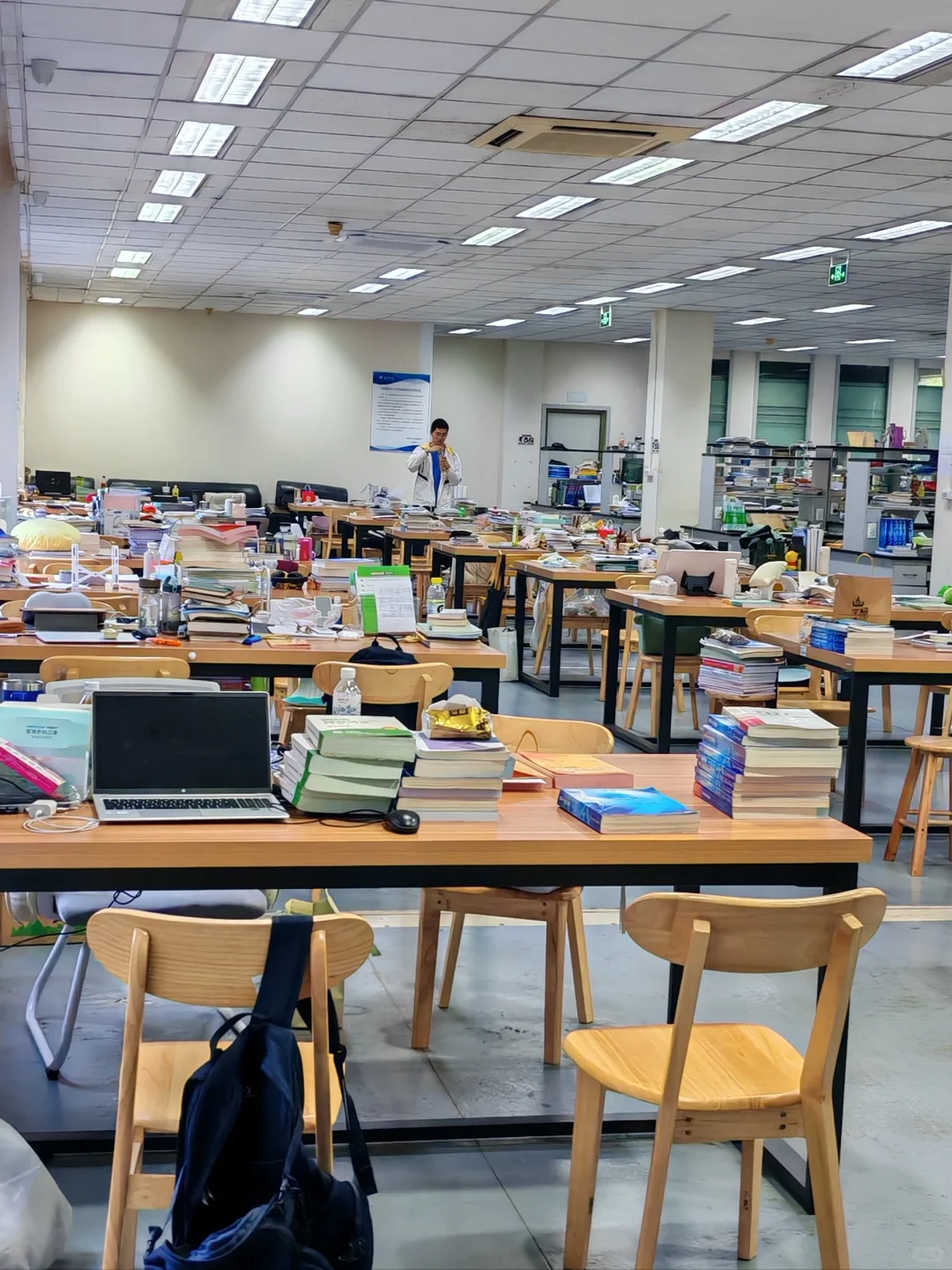 温医学院路图书馆占座