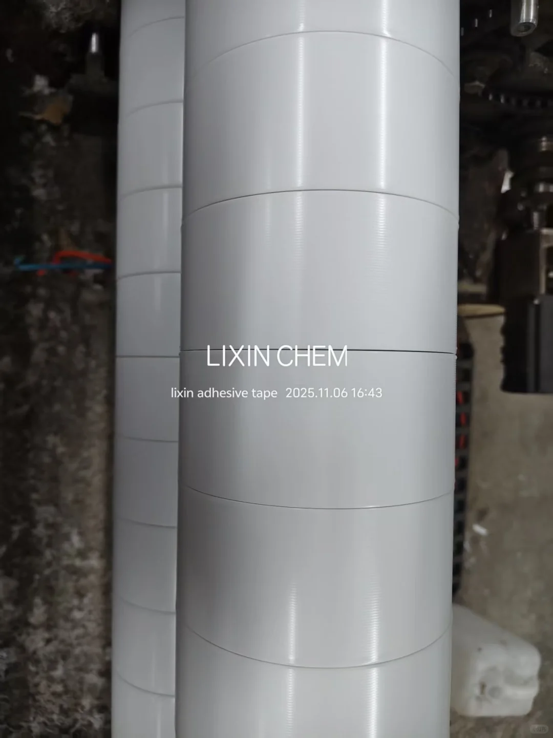 棕色加强布基胶带，红色热熔胶，防水密封！