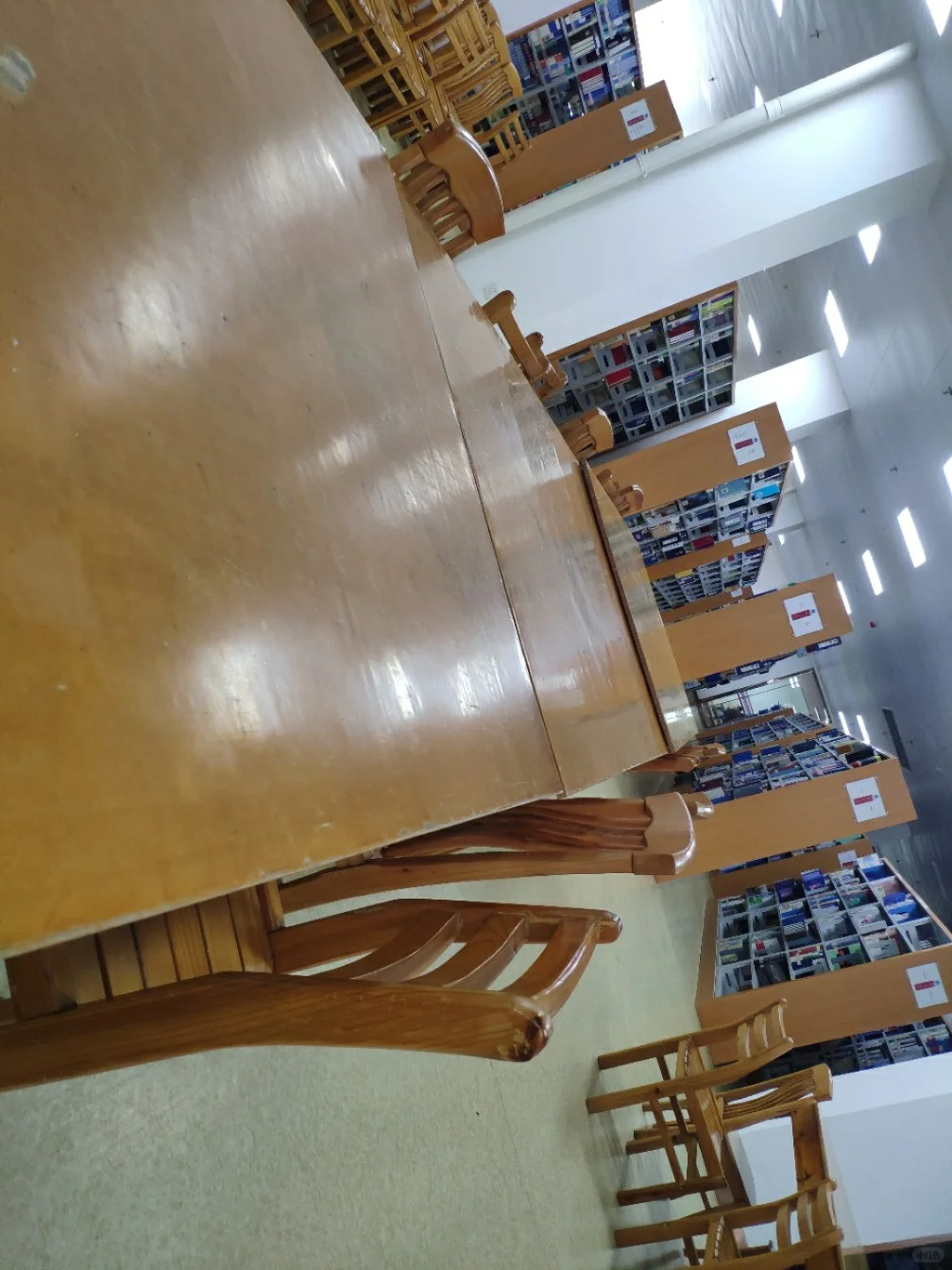 大学一个人去图书馆看书是什么样的体验