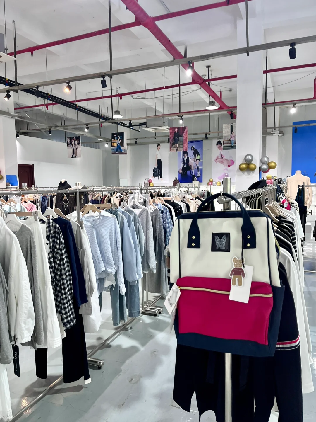 烟台这家店是懂i人的！超大服装工厂好逛好买