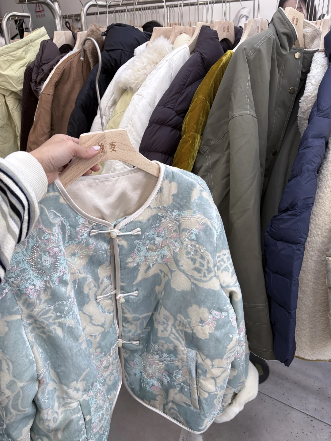 金华世贸柚麦｜女装工厂店！ 今年新款速度