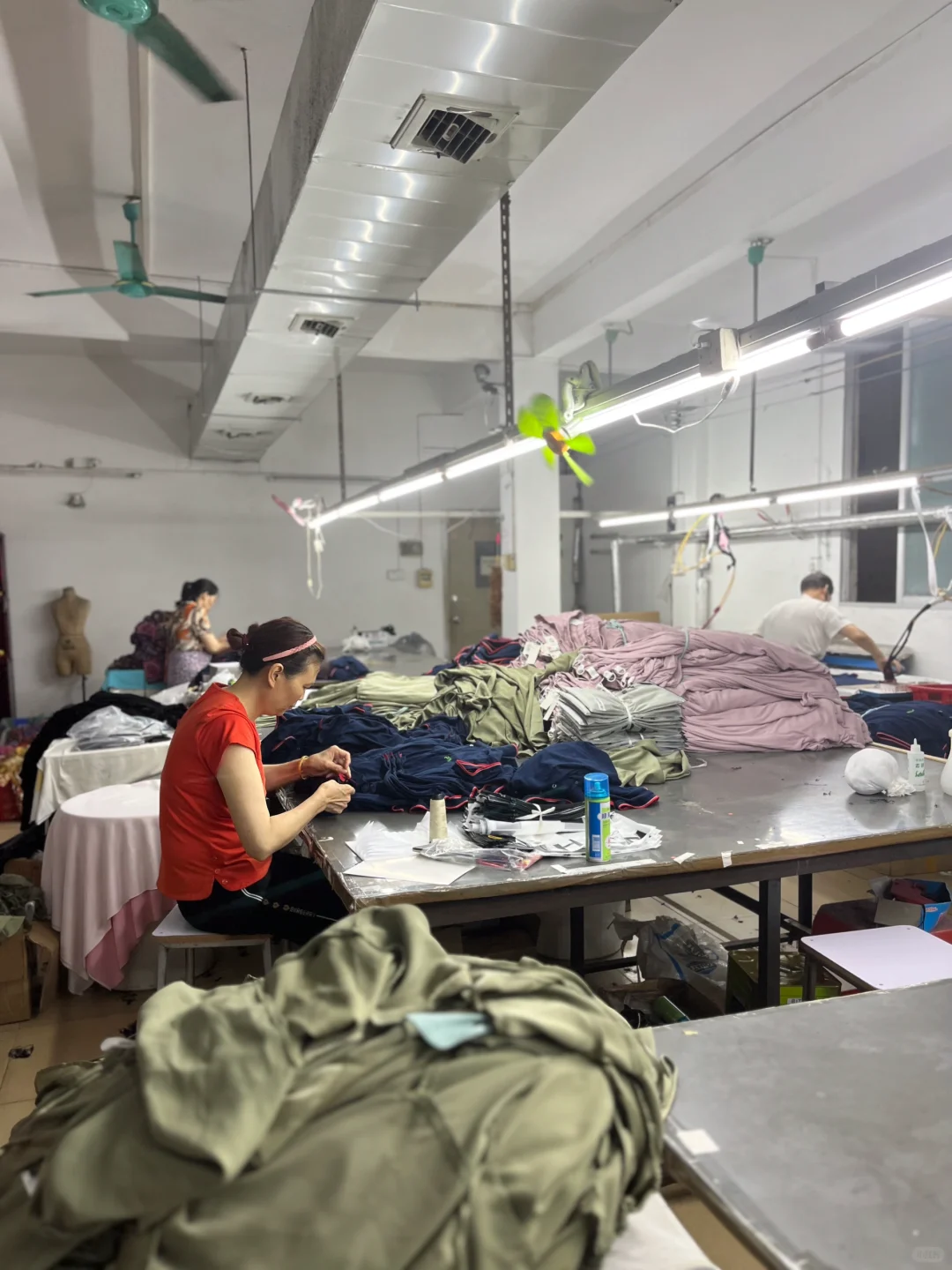 1500条裤子 服装工厂不做说有事放假了