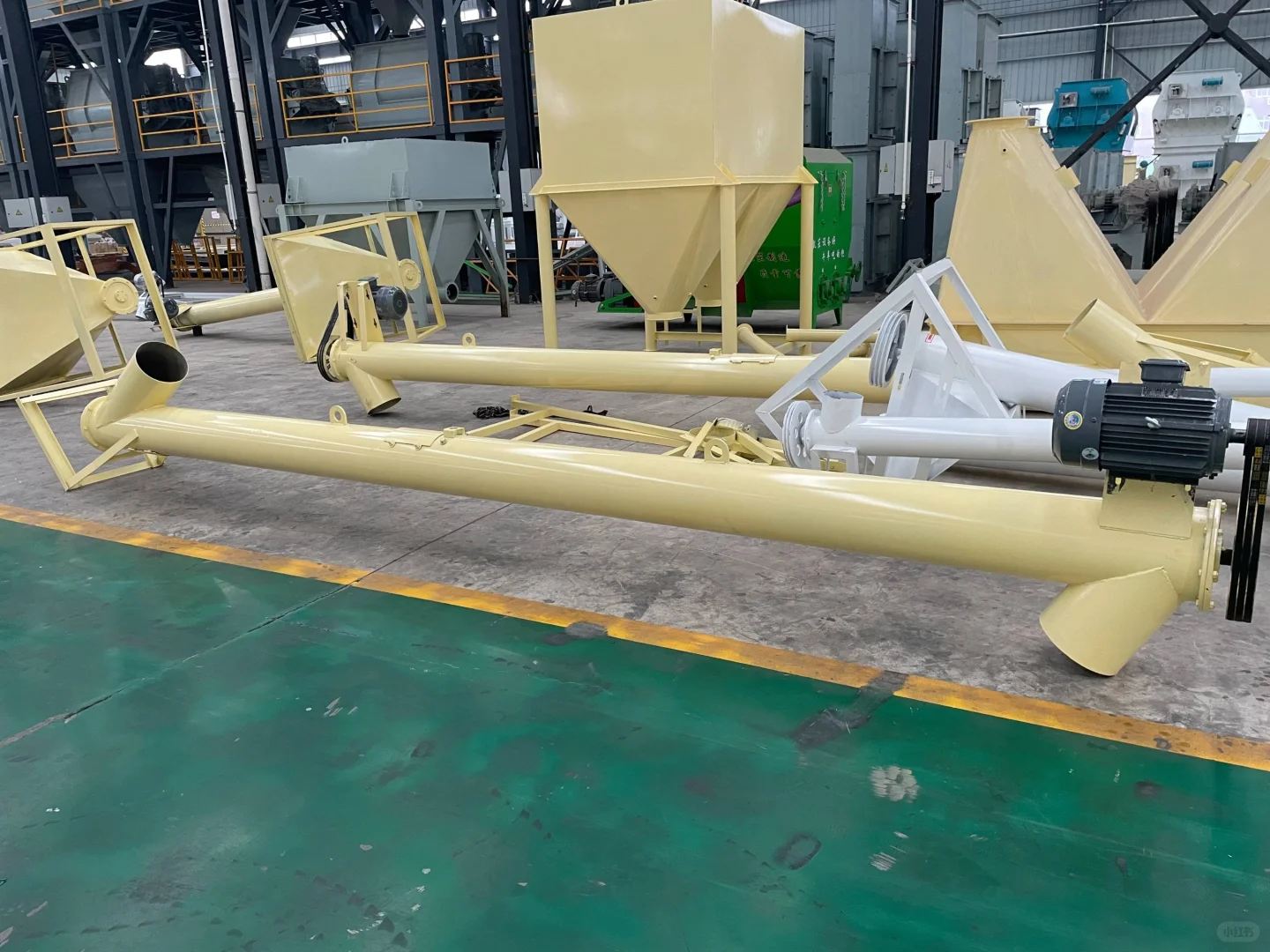 饲料搅拌机的选择标准及卧式搅拌机的优势