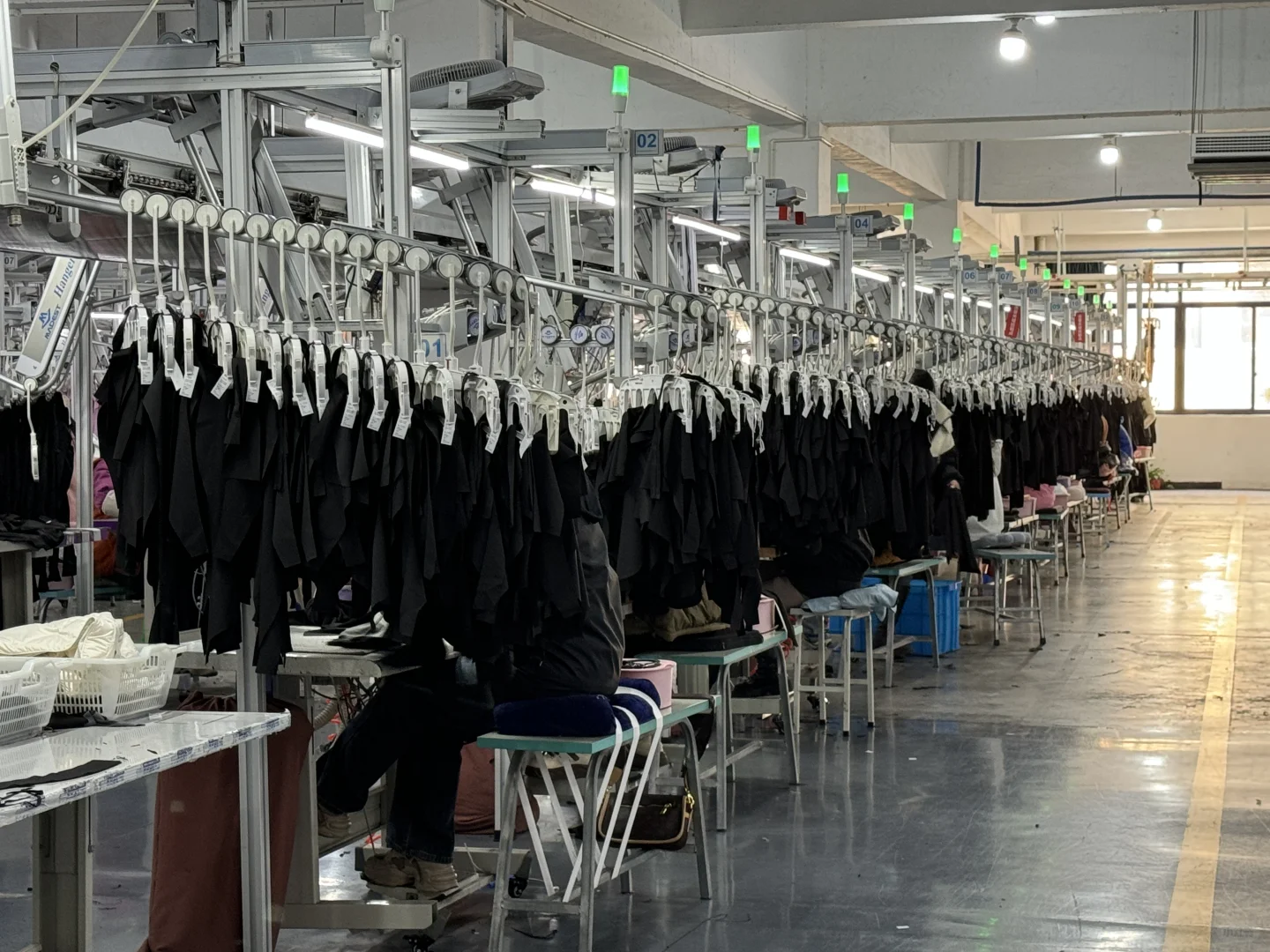 年产三千万件的瑜伽服工厂