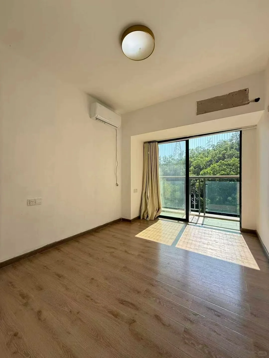 银湖半山精装两房超大阳台车位充足可看房