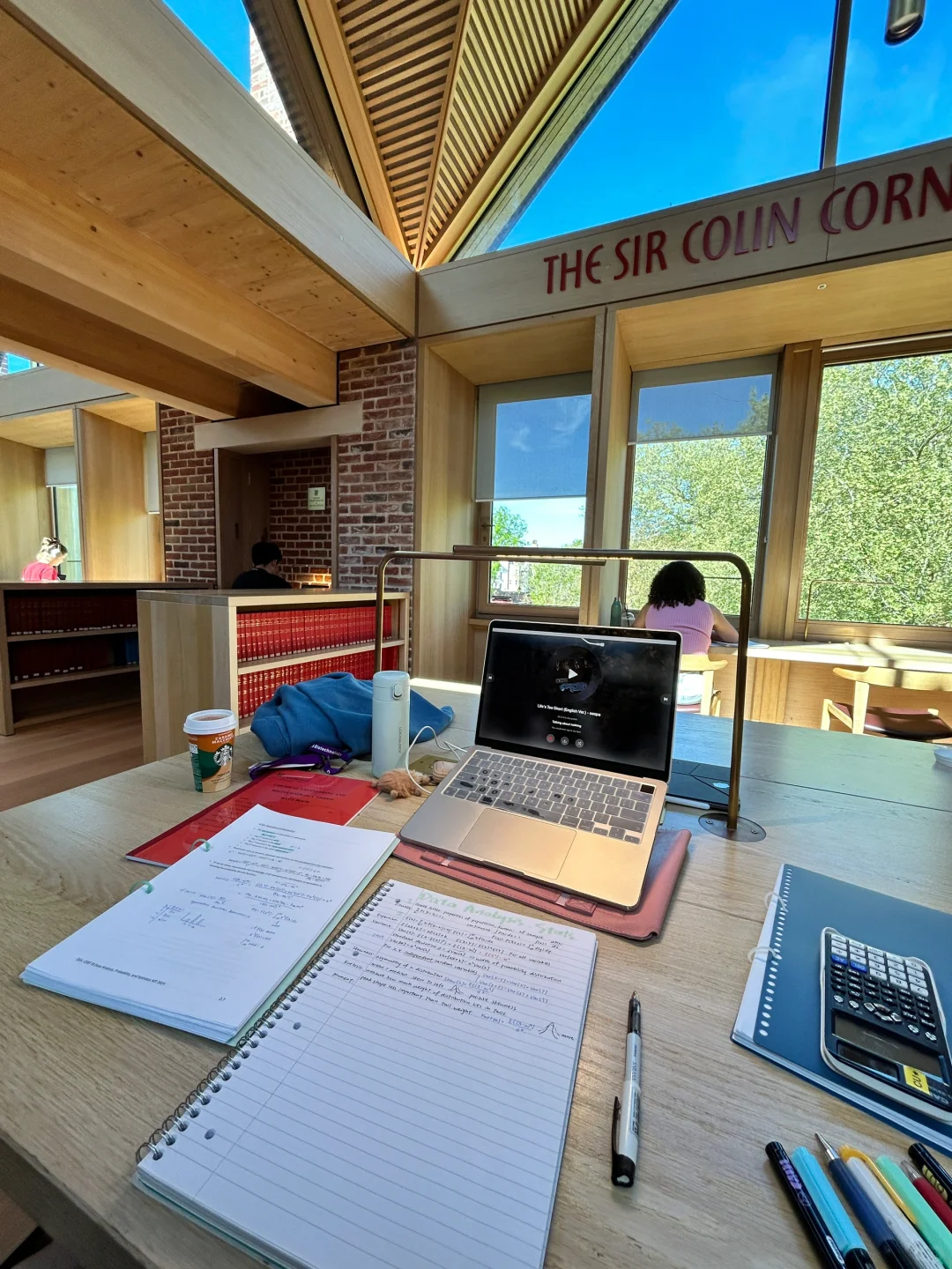 为了坐遍图书馆的每个角落，我考上剑桥大学