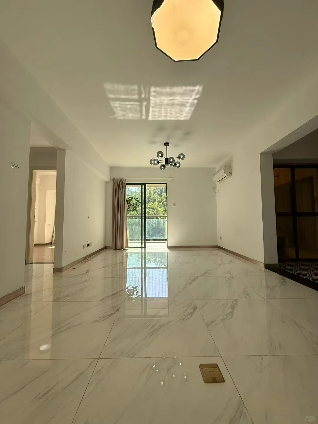 银湖半山精装两房超大阳台车位充足可看房