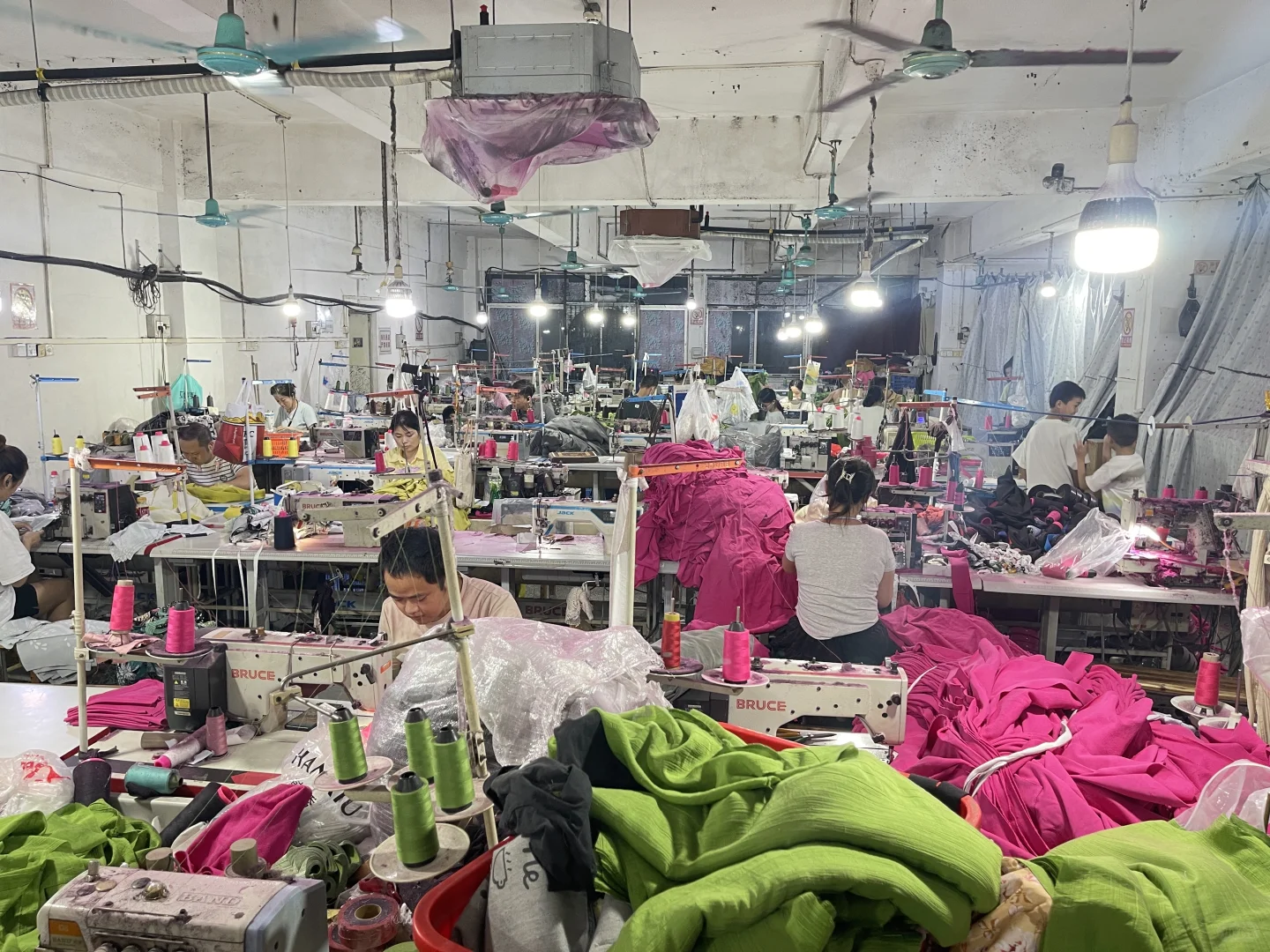 服装博主们想开发秋冬款怎么与服装厂合作？