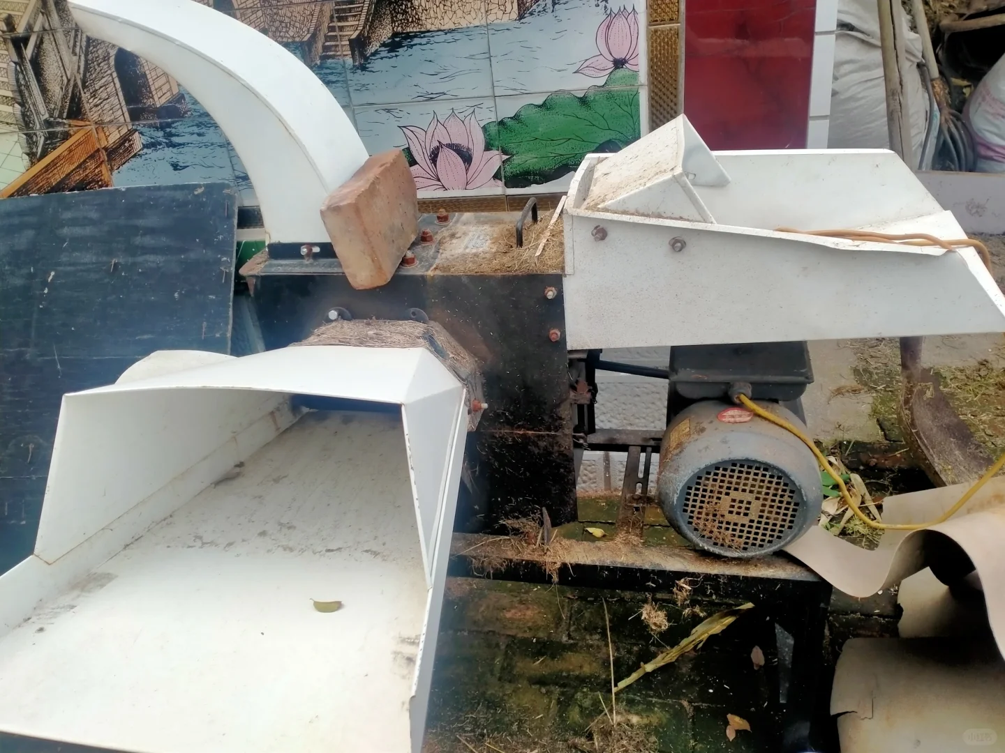 用了一个夏季的铡草机，需要的自取，便宜！