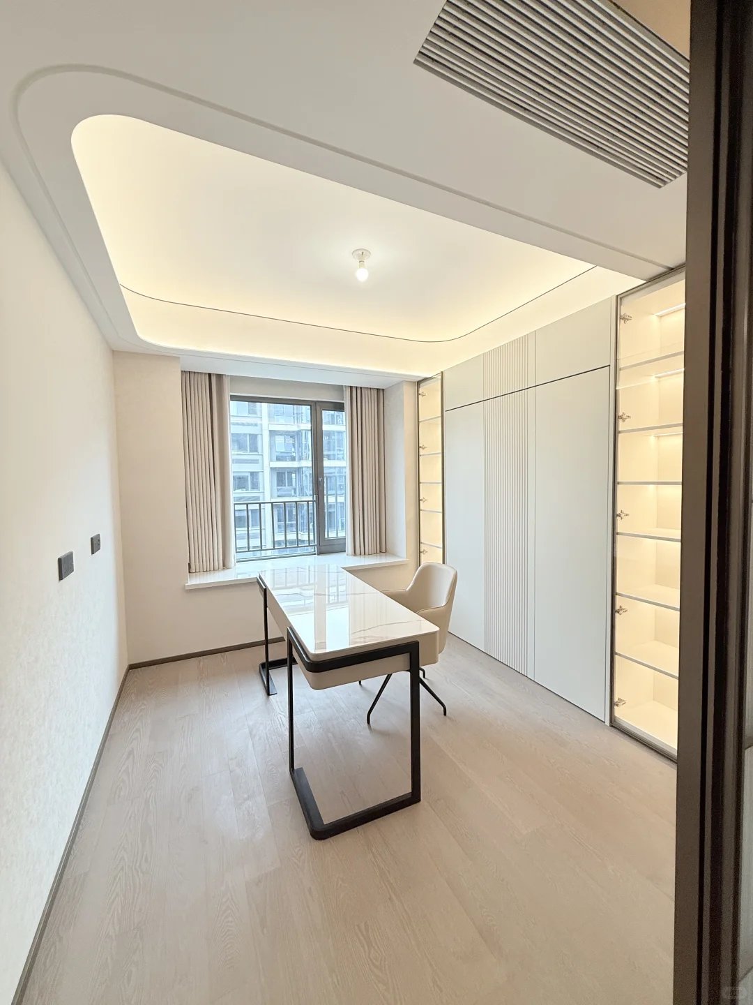 会展旁 一梯一户大平层 4房拎包入住