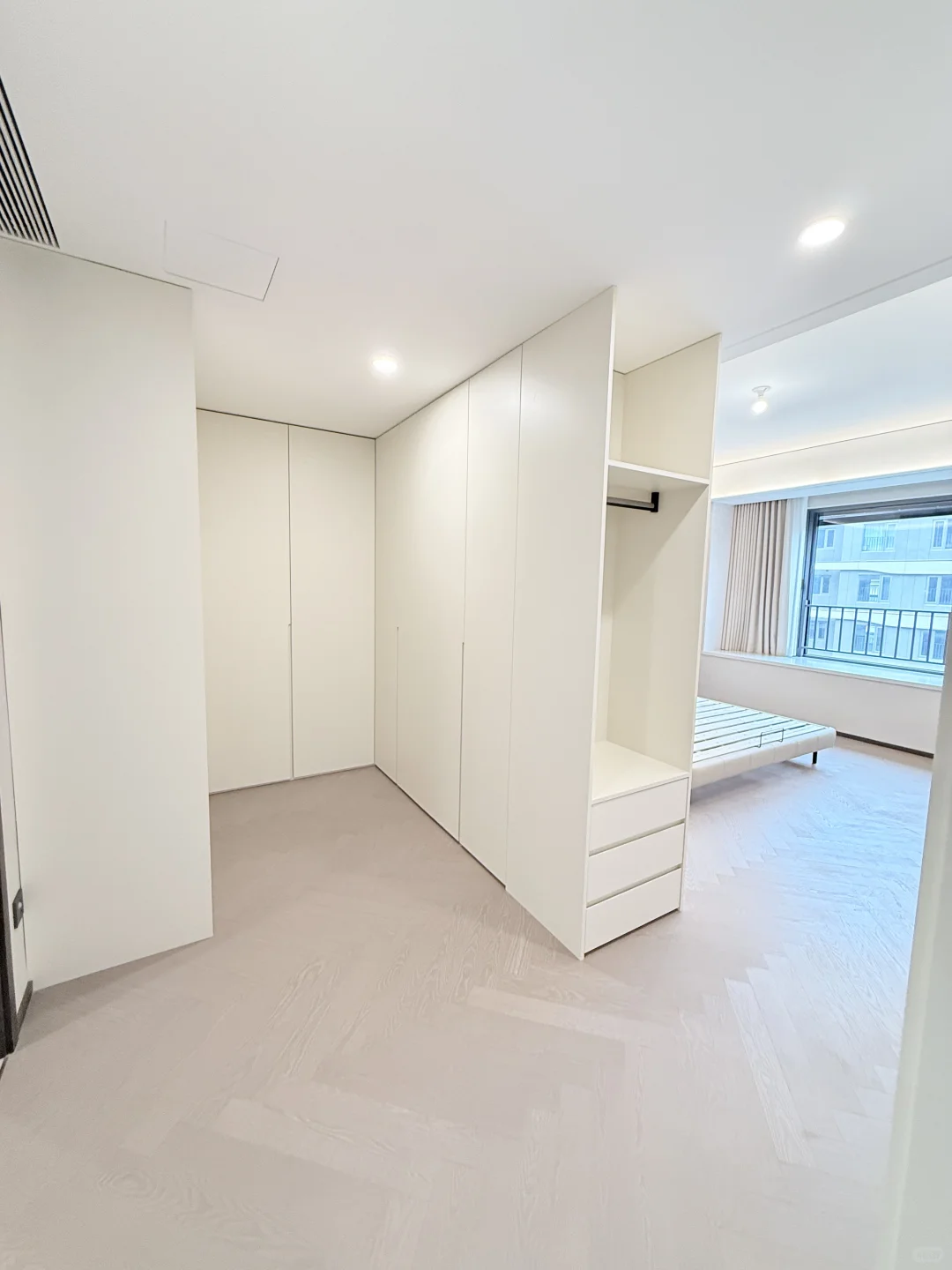 会展旁 一梯一户大平层 4房拎包入住