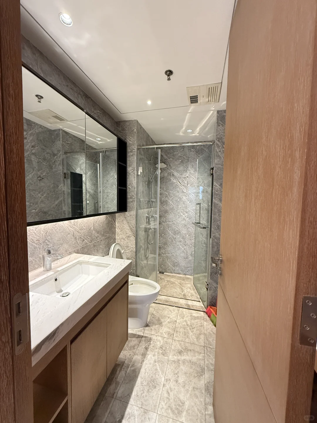 ✨ 会展湾中港85平河景空二房｜正朝南