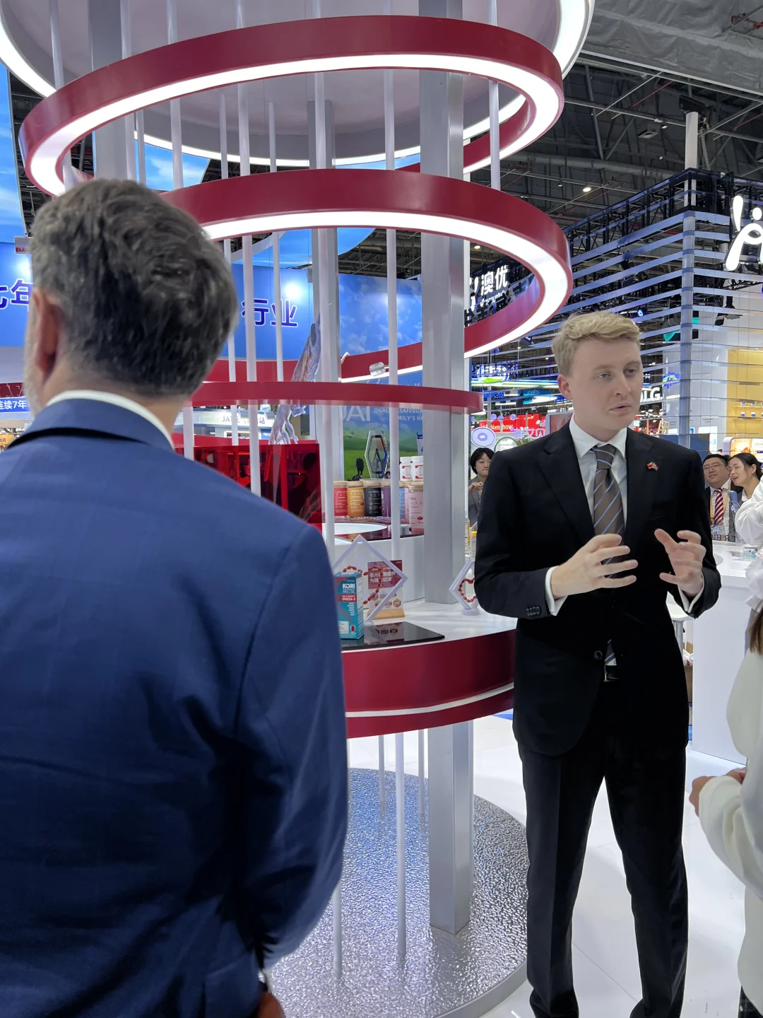 第七届进博会开幕 四叶草再迎“进博时间”