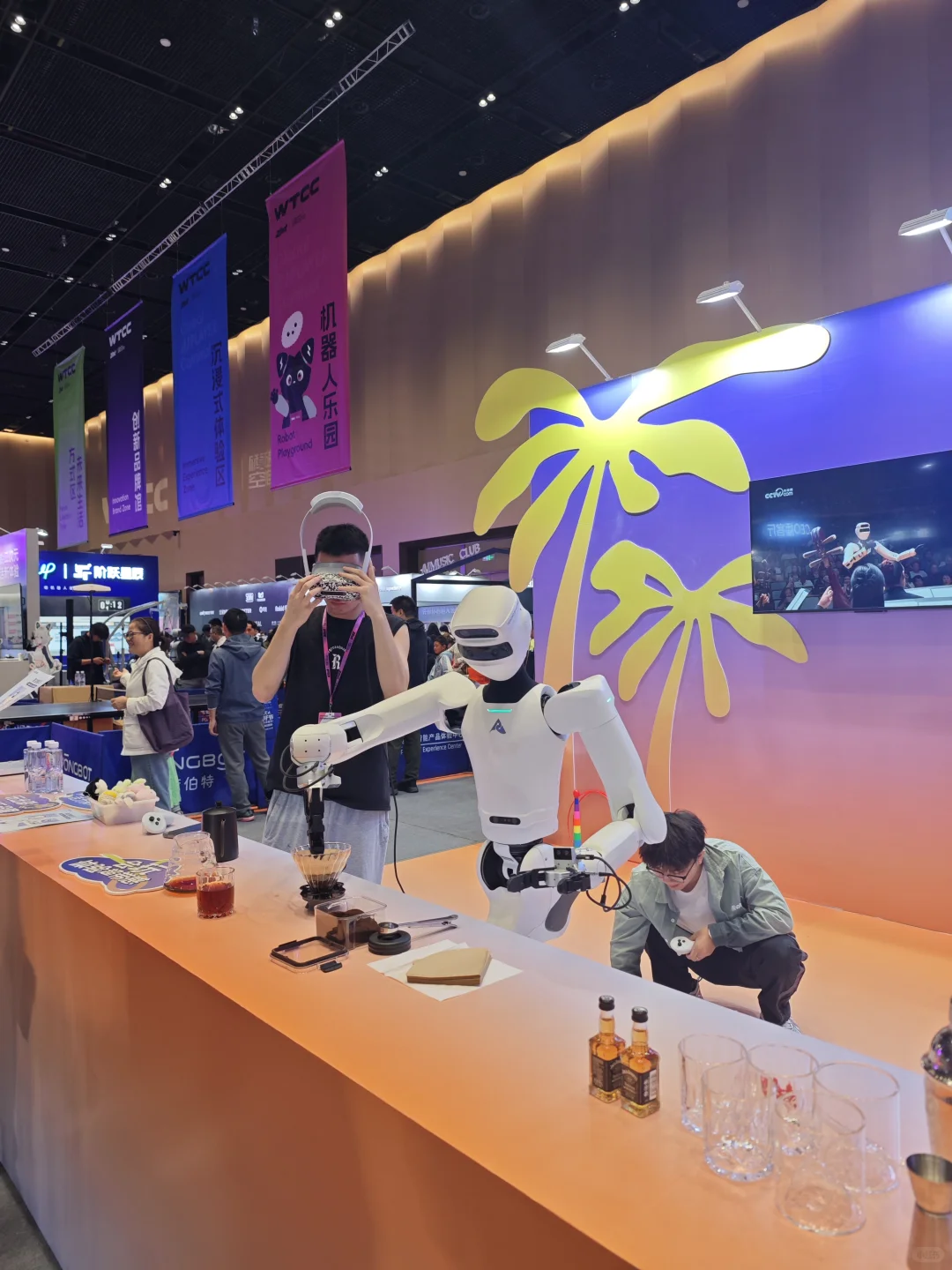 拍不完！AI机器人开会，最后2天免费！速来