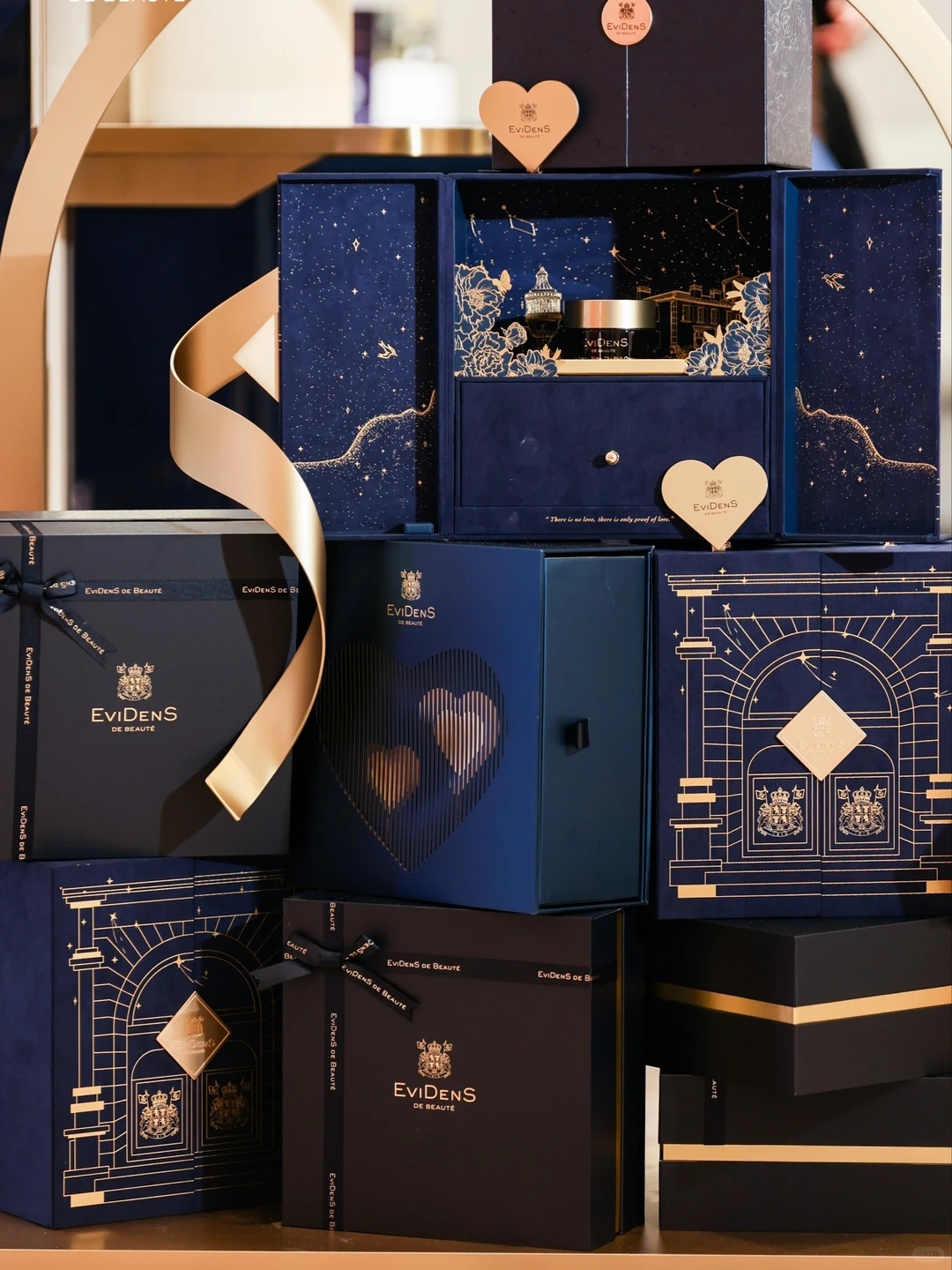 伊菲丹深圳万象城店臻境启幕