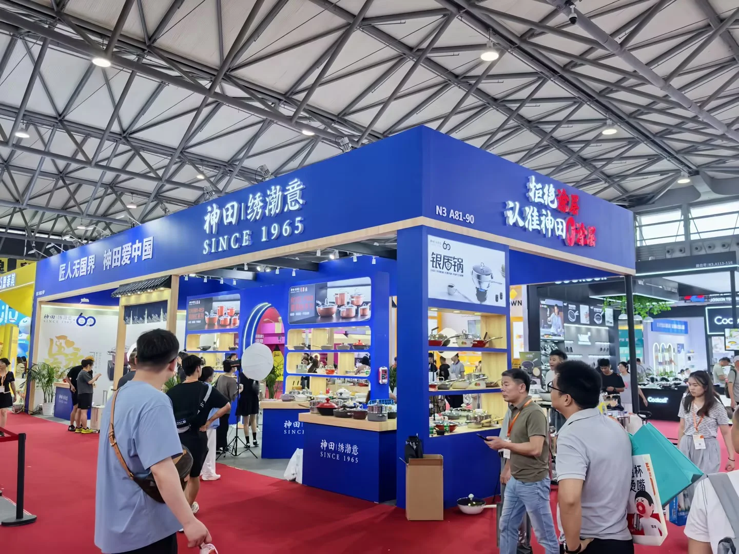 上海百货展今天顺利开展，设计搭建