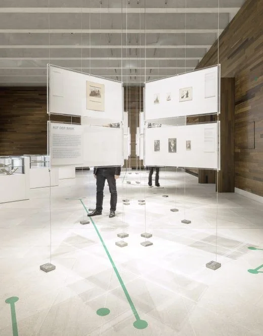 展|除了墙和地面,这个展还能布在哪里?