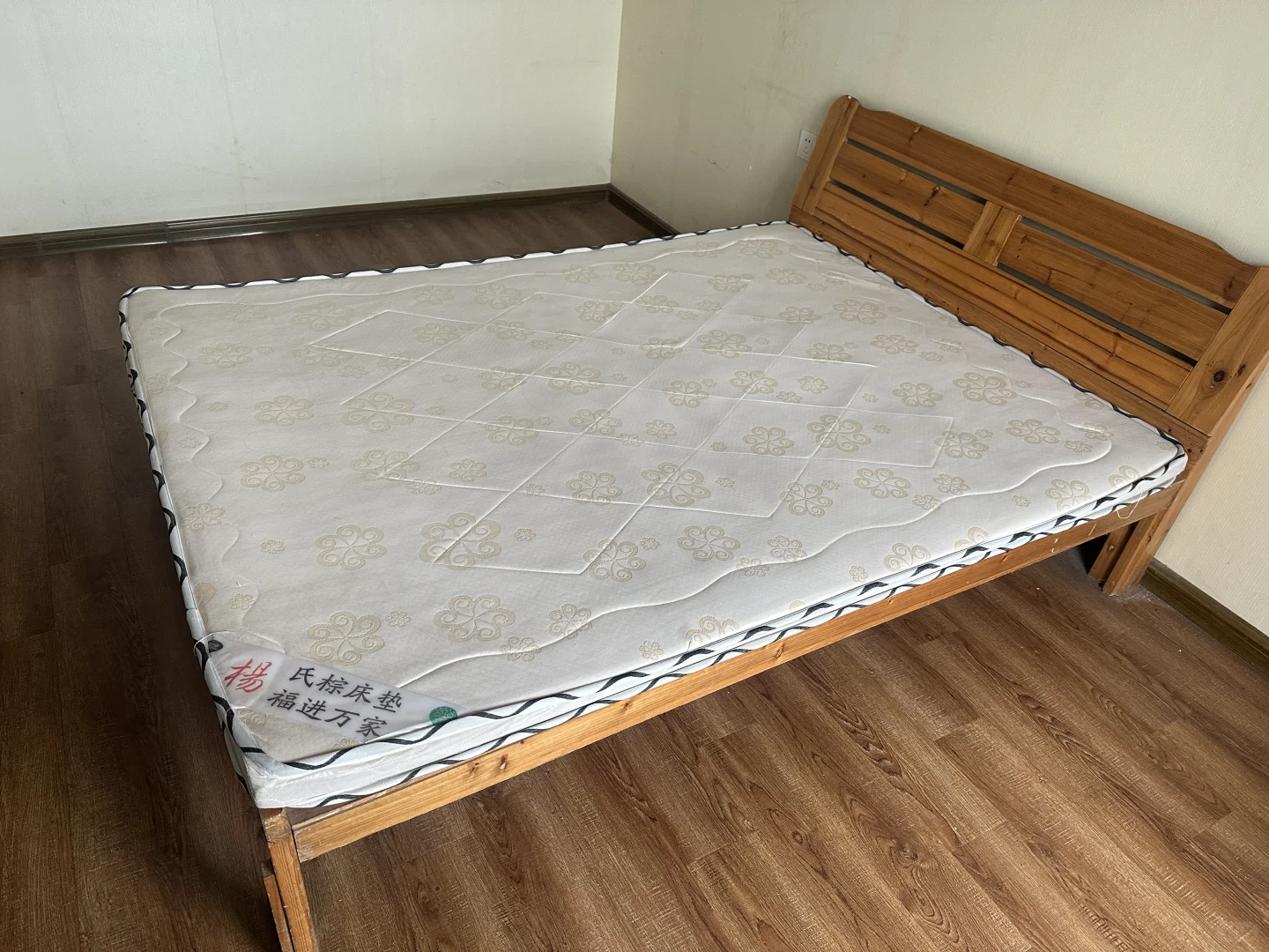 合肥滨湖会展中心1.5×2m 床+床垫1️⃣2️⃣0️⃣