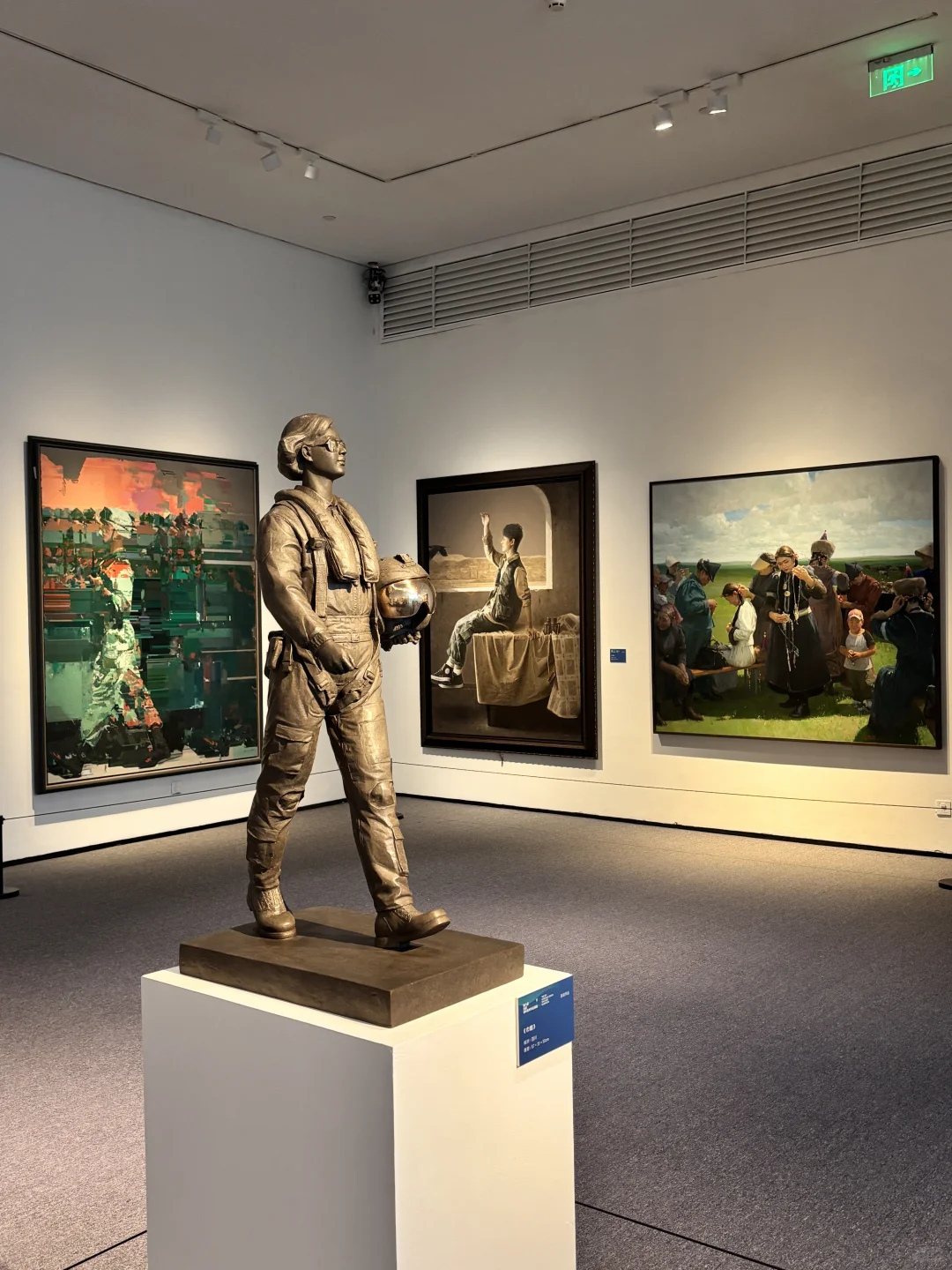 来看展｜第八届青年美展直送作品展区?