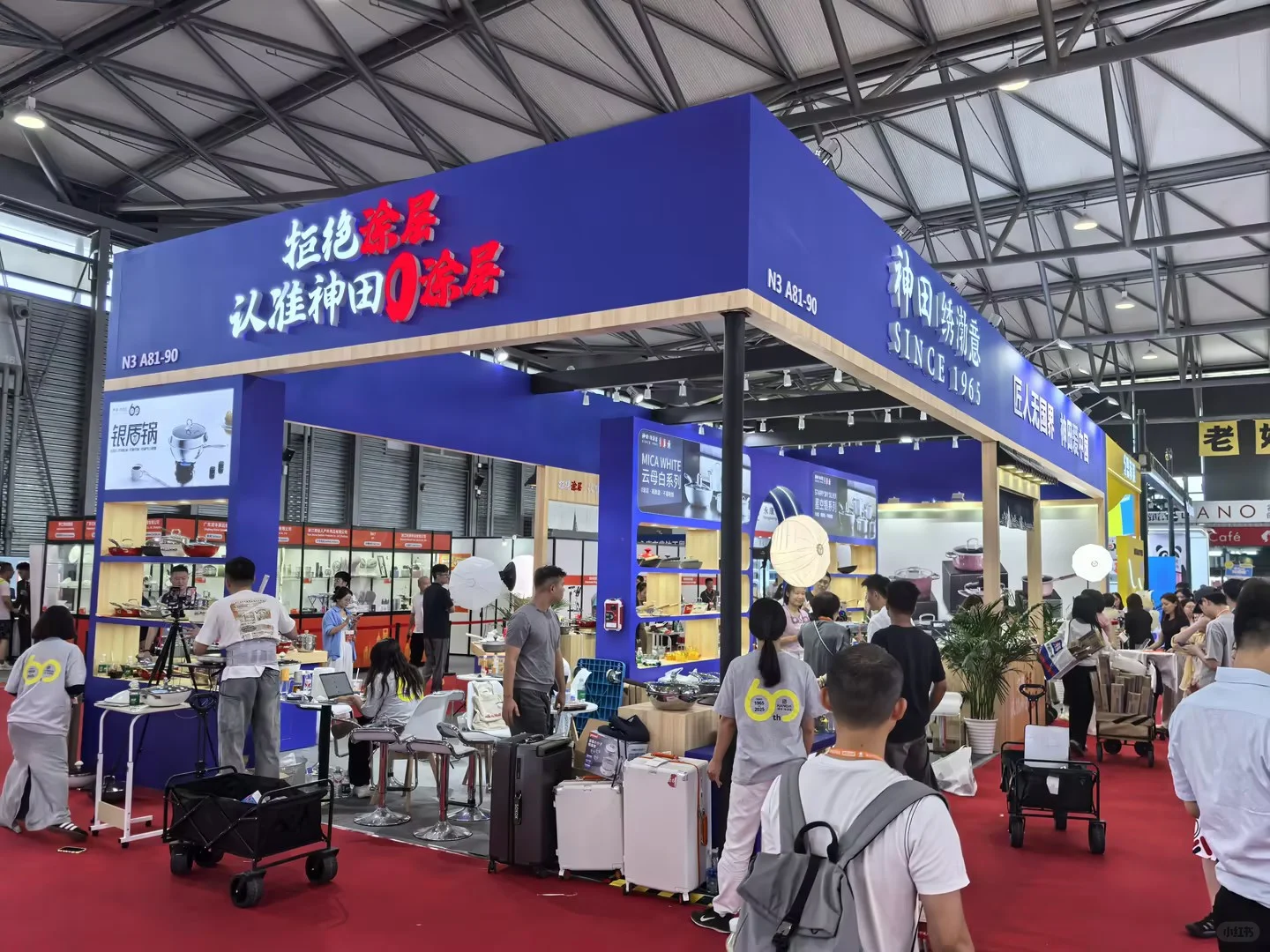 上海百货展今天顺利开展，设计搭建