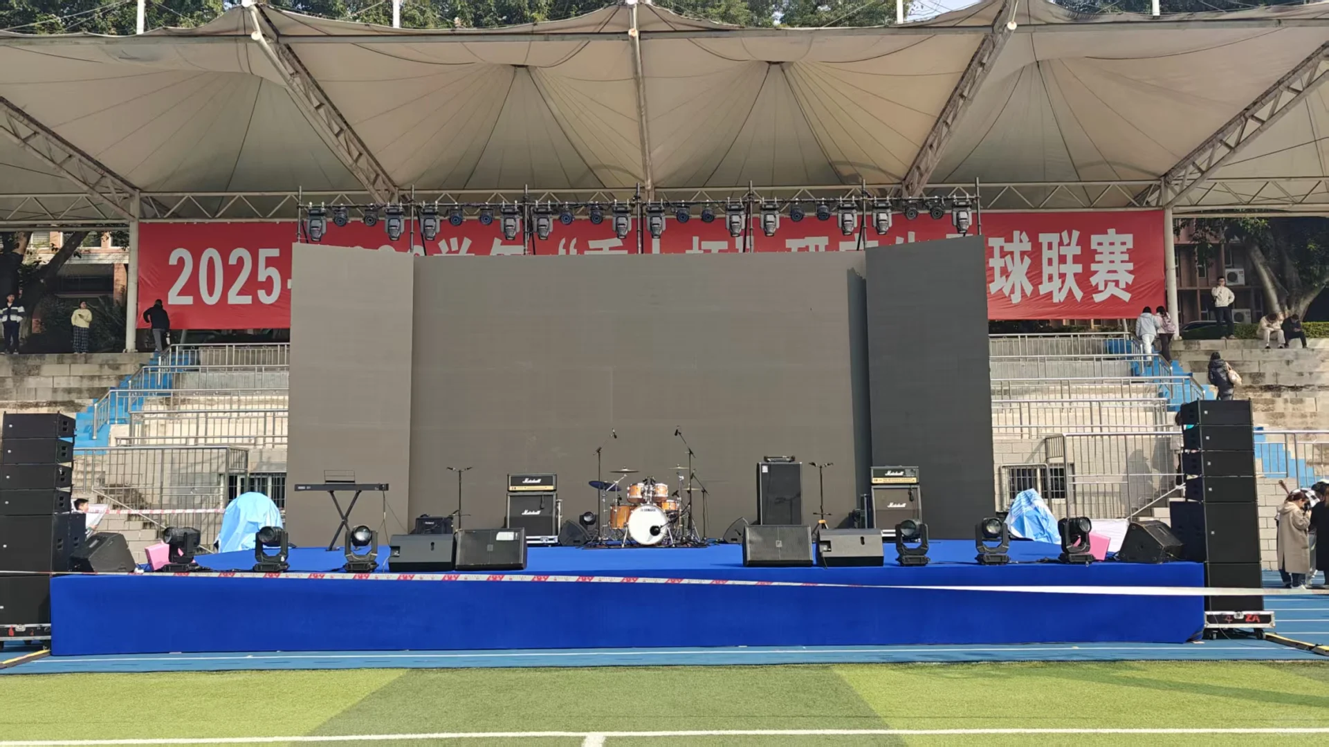 重庆大学草坪音乐节圆满结束了❗