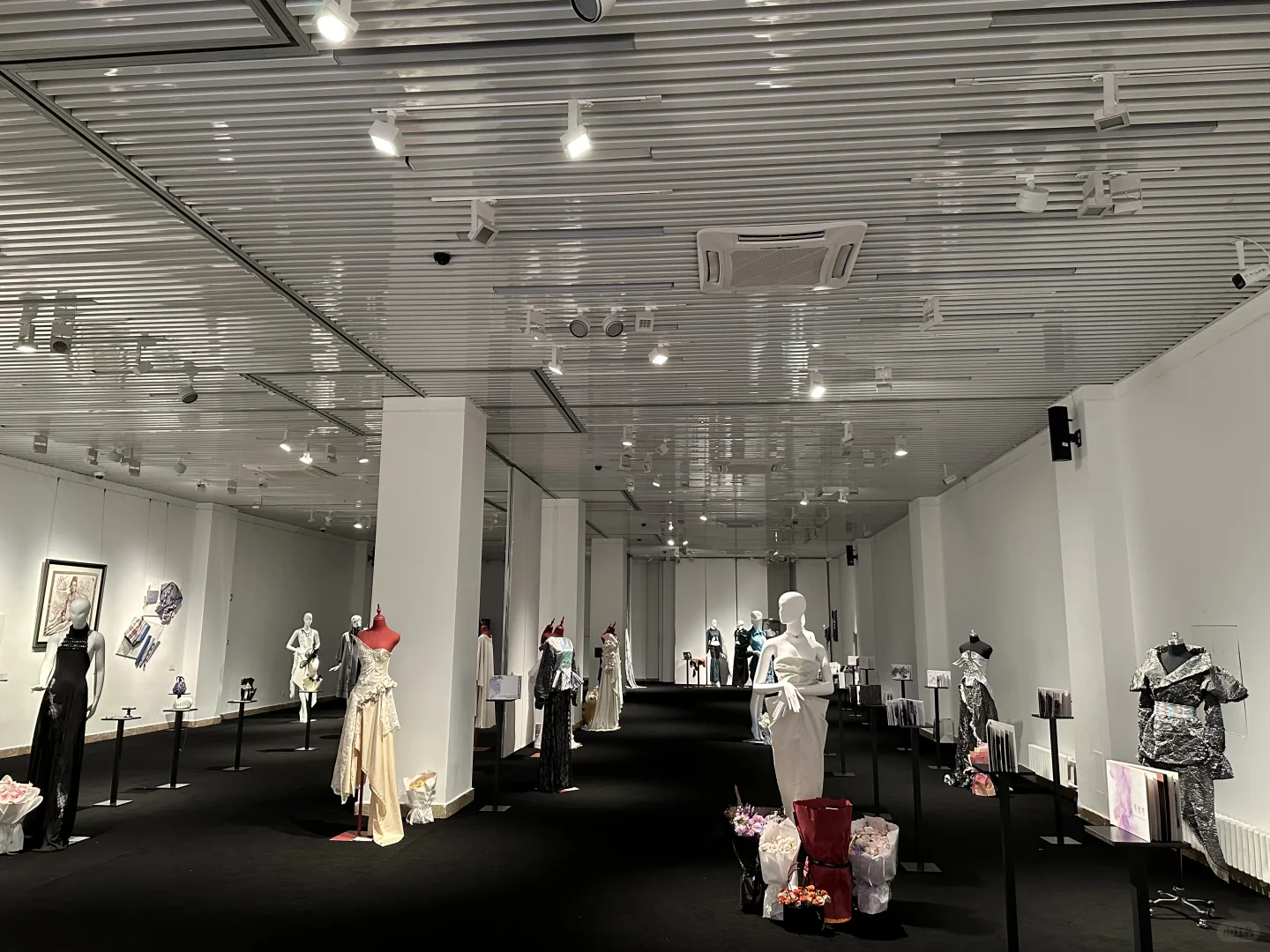 今天来看服装与服饰设计系的作品展啦