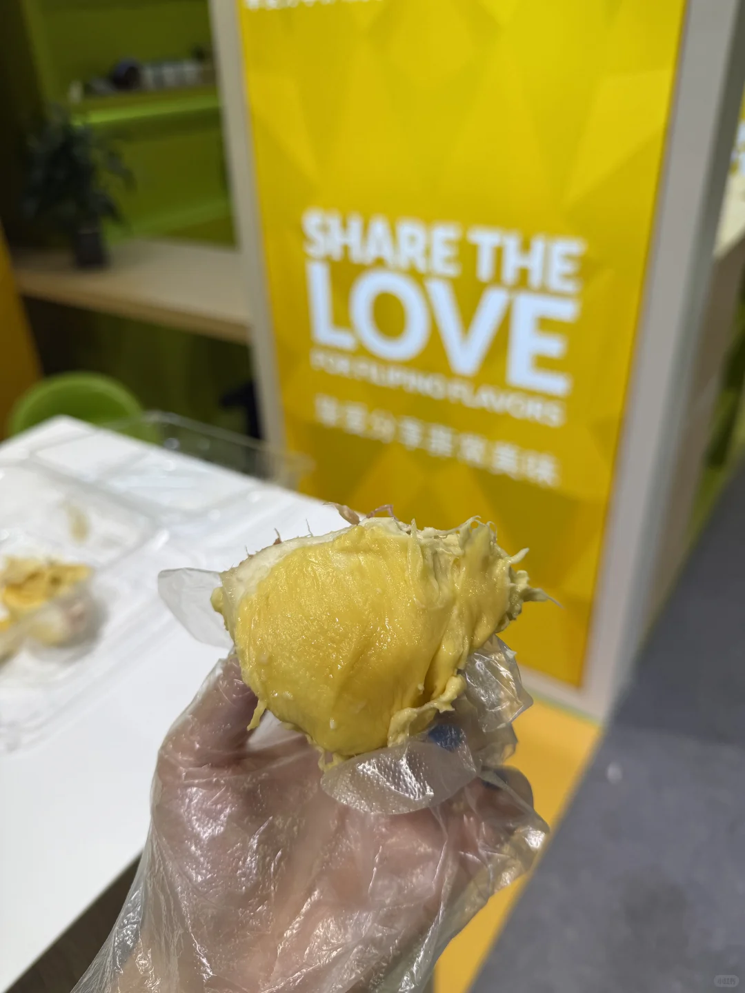 进博会来8.1菲律宾展团吃榴莲