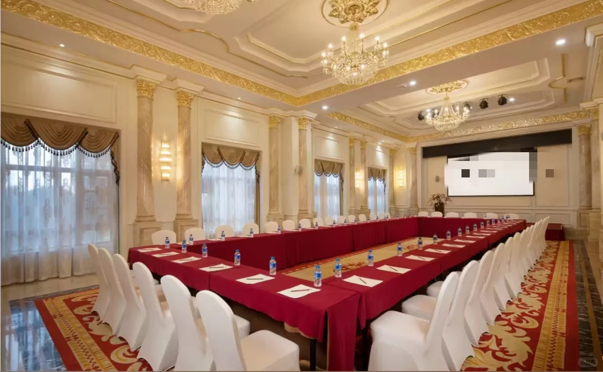 昆明官渡区一千多平大会场很不错！