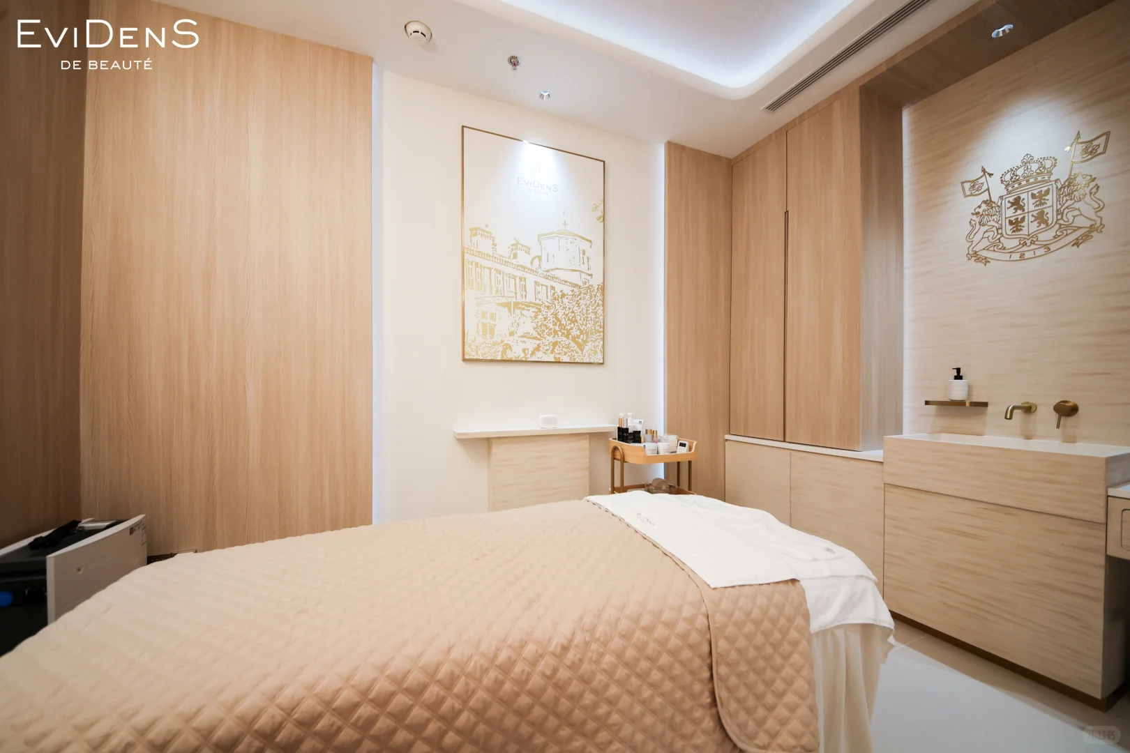 伊菲丹深圳万象城店臻境启幕