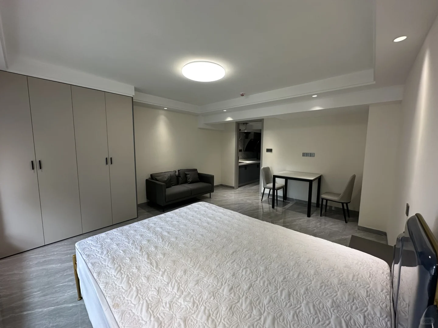 观山湖金融城会展城B区-两室出租-¥1650