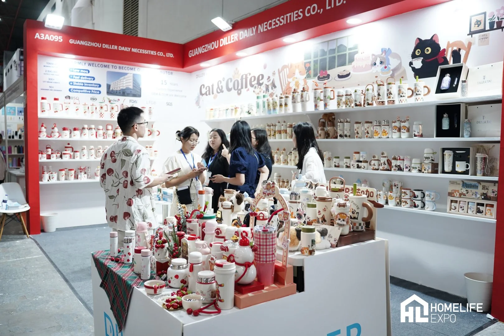 这是哪里的保温杯展？那么多人？